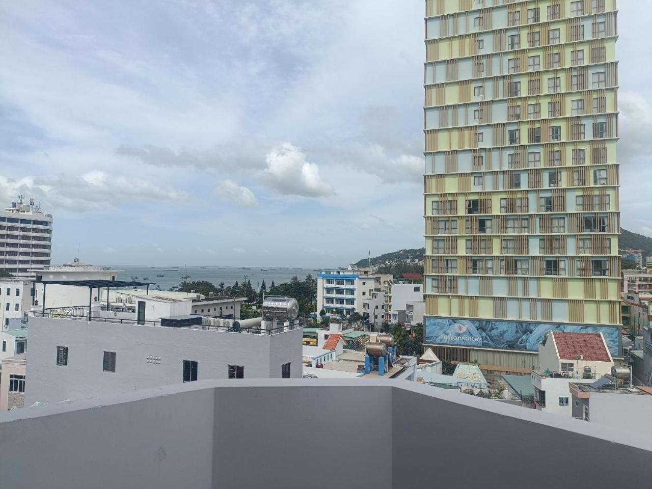 Milanesa Hotel And Apartment Вунгтау Экстерьер фото